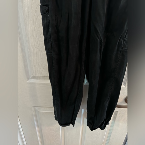 Lululemon Move Lightly cargo Pant *25" - Picture 5 of 7